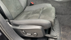 Volvo XC40 2.0 B4P Plus Dark 5dr Auto Petrol Estate